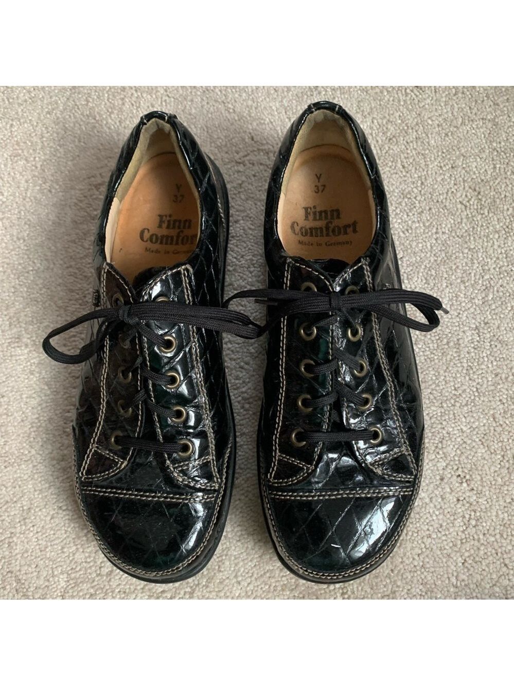 Finn Comfort Soho Sneakers Black Patent Leather Print Lace Up